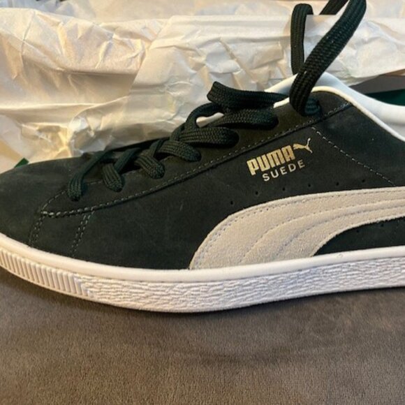 NEW!  PUMA Suede Classic XXI Sneakers - Picture 3 of 5